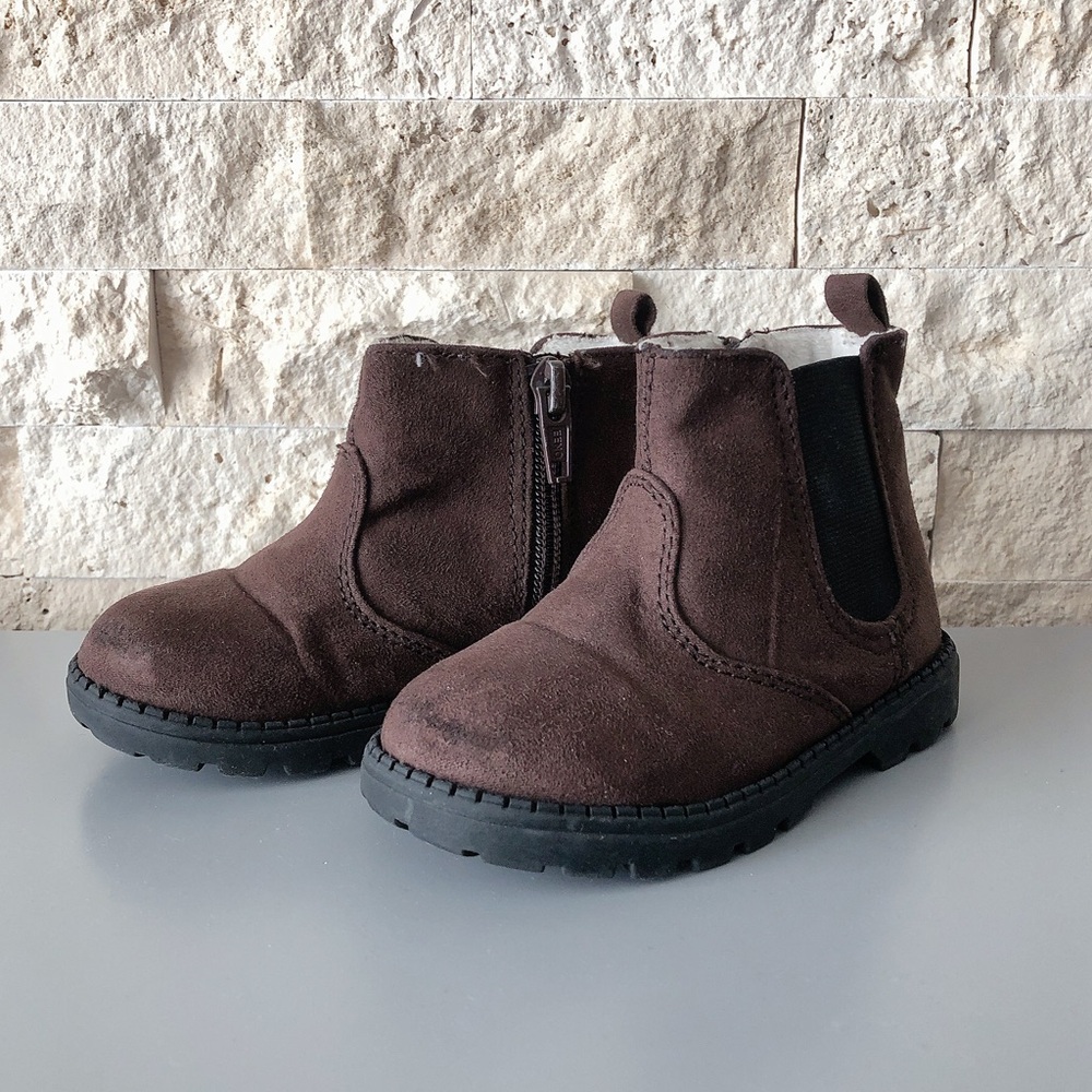 $2 H&M Chelsea boots Brown Kids Boots size 22